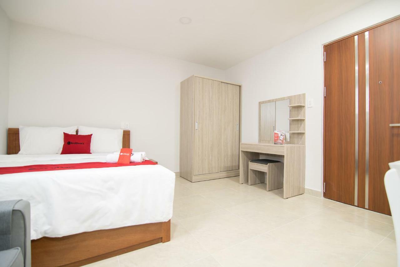 Khách sạn Reddoorz Premium Near Etown 3 3*