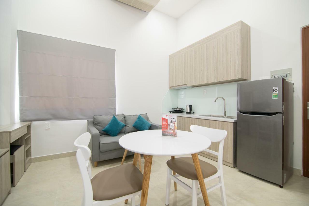 Khách sạn Reddoorz Premium Near Etown 3 TP. Hồ Chí Minh